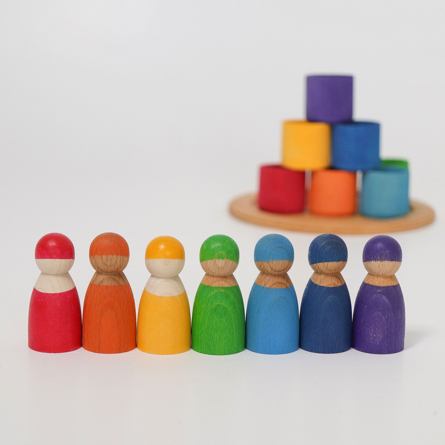 Grimms Seven friends In Wooden Bowls