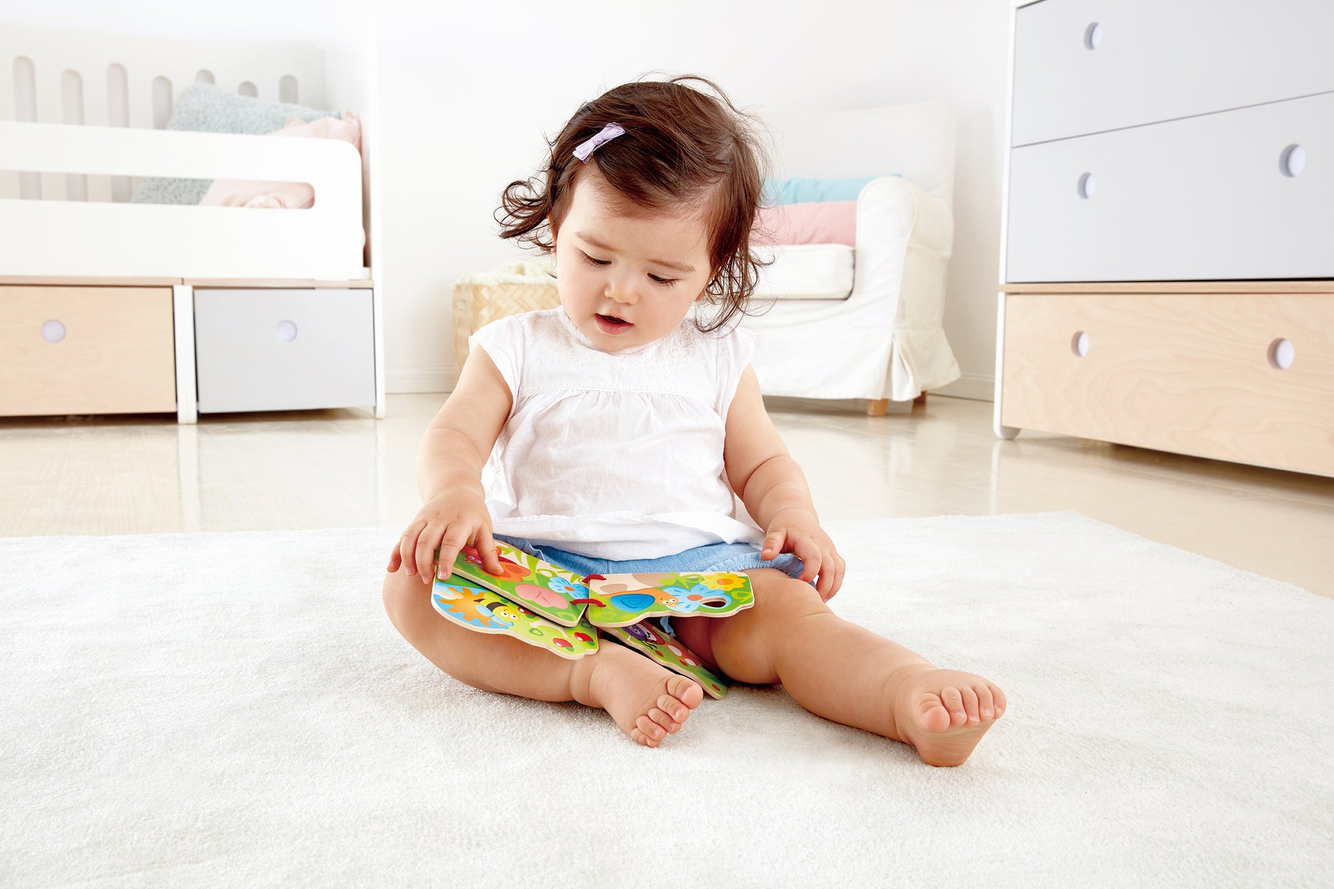 Hape Baby's Bug Book