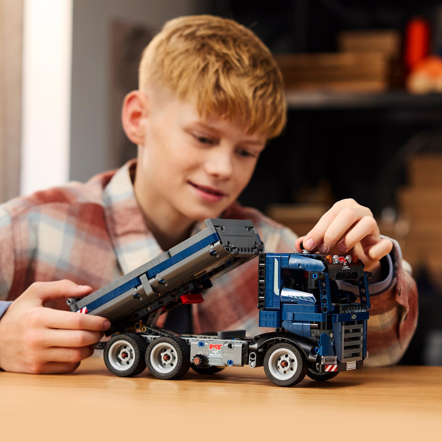 Lego Technic 42203 Tipping Dump Truck
