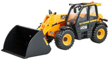 Britains JCB AGRIXTRA Loadall
