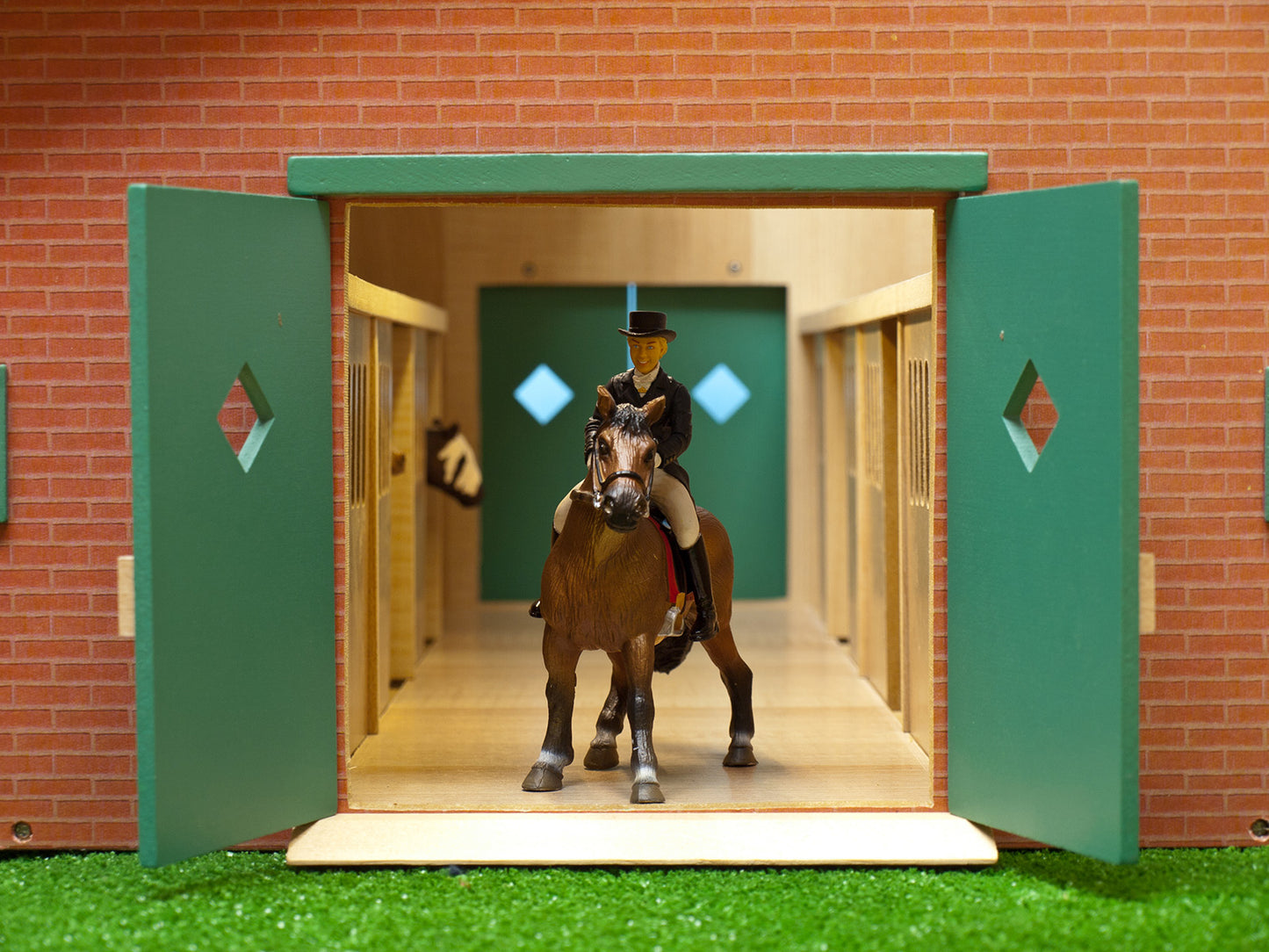 Kids Globe 1:24 Large Horse Stable - 72.5X60X37.5Cm
