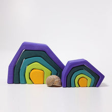 Grimms Small Earth