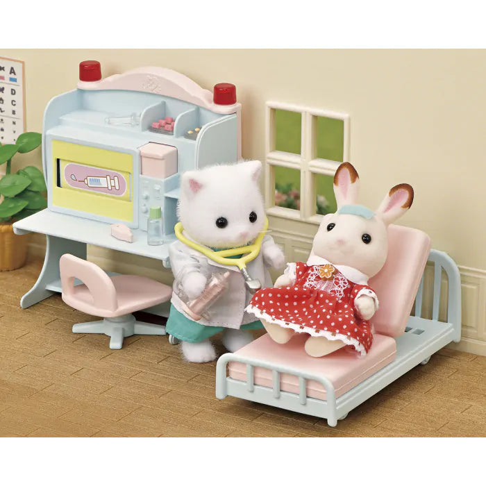 Sylvanian Families Village Doctor Starter Set