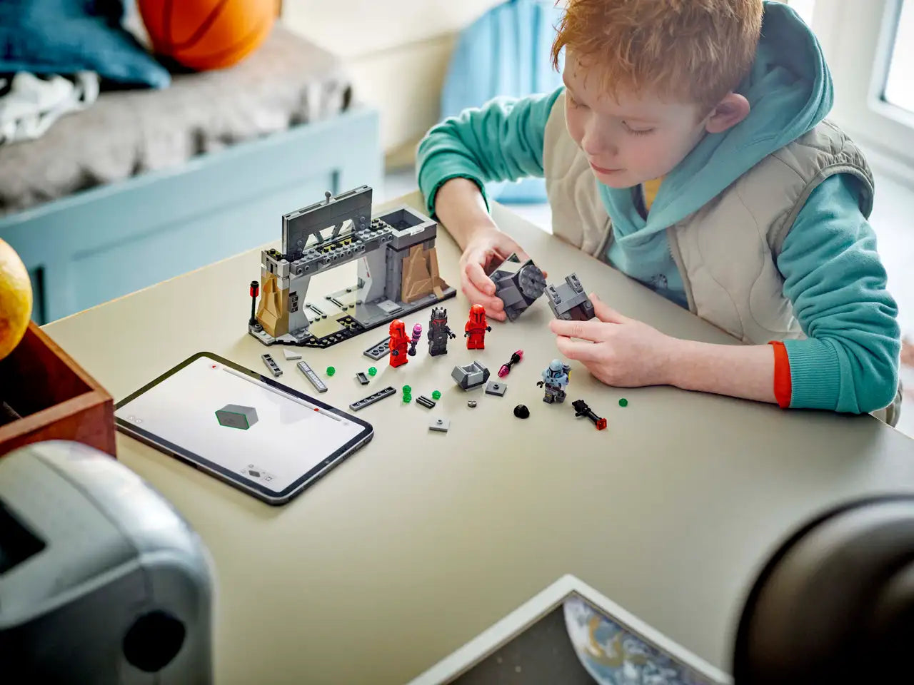 Lego Star Wars TM 75386 Paz Vizsla™ and Moff Gideon™ Battle