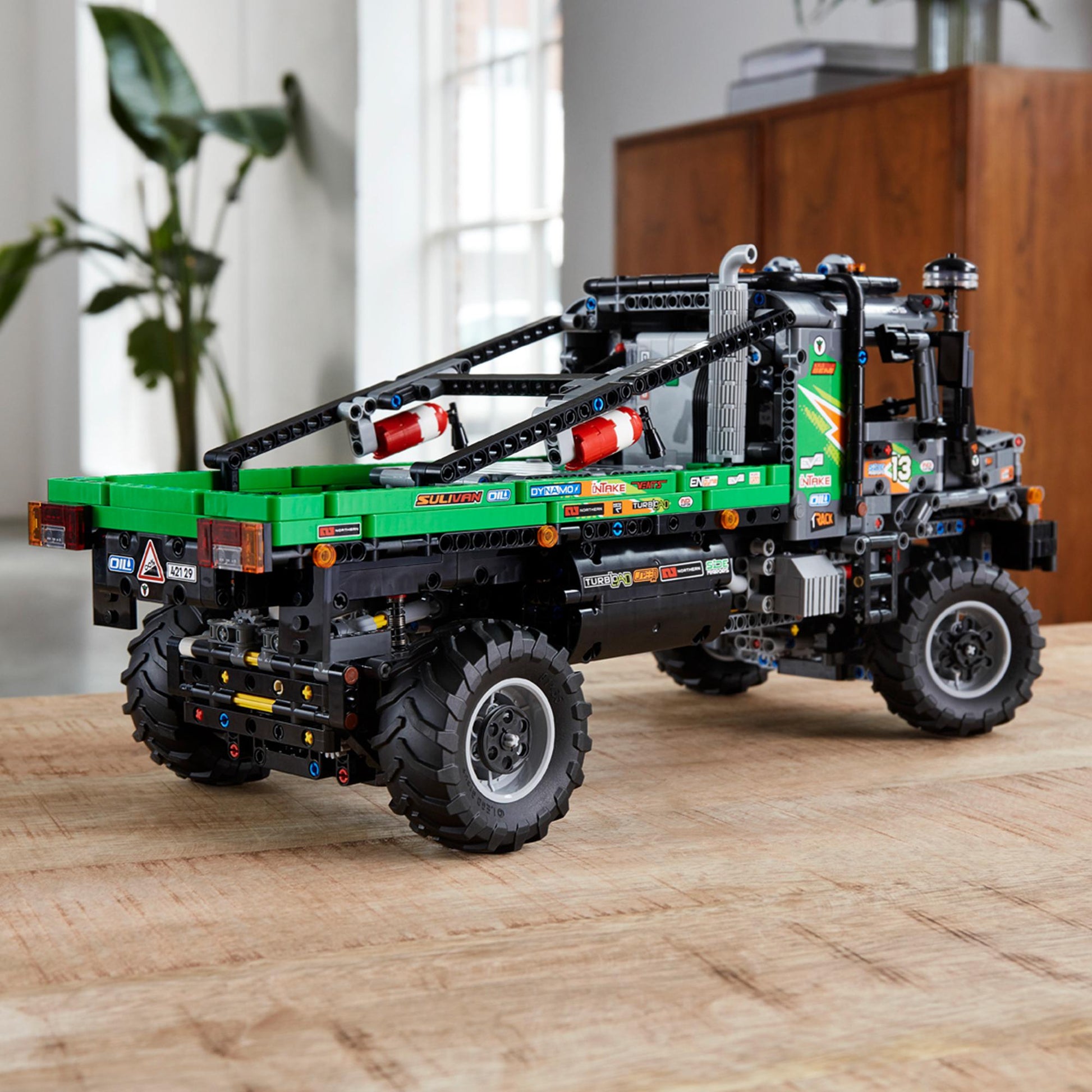 Lego Technic 42129 4x4 Mercedes-Benz Zetros Trial Truck