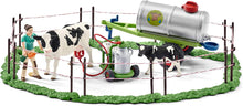 Schleich Farm World Cow Family on the Pasture
