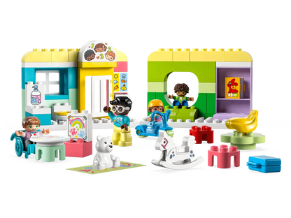 Lego Duplo 10992 Life At The Day Nursery (R)