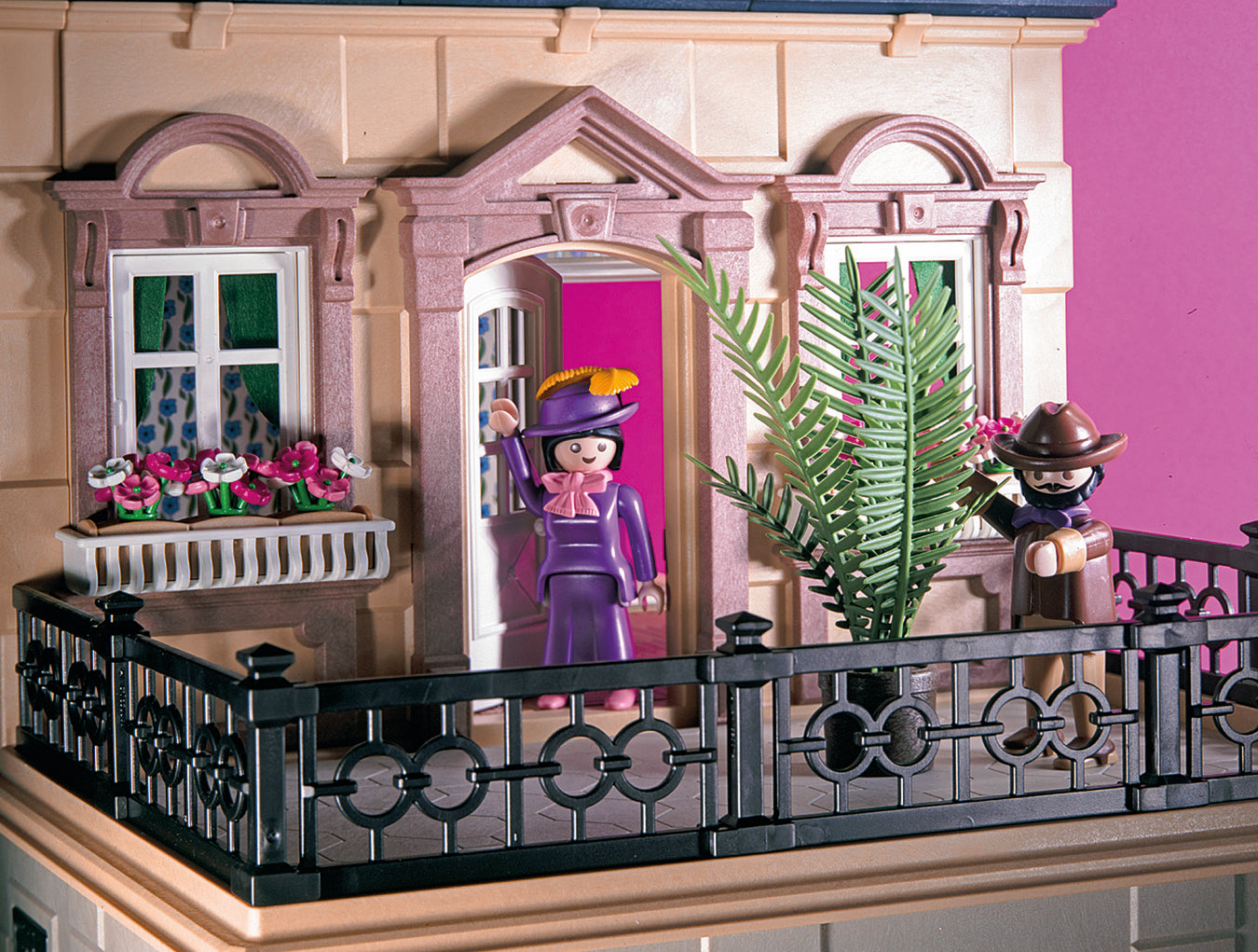 Playmobil Plus 70891 Small Victorian Dollhouse