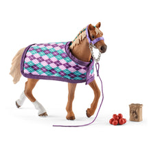 SCHLEICH 42360 ENGLISH THOROUGHBRED WITH BLANKET