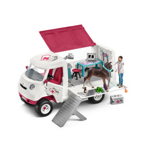 SCHLEICH 42370 MOBILE VET WITH HANOVERIAN FOAL