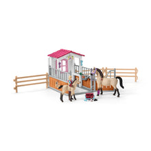 SCHLEICH 42369 HORSE STALL WITH ARAB HORSES AND GROOM